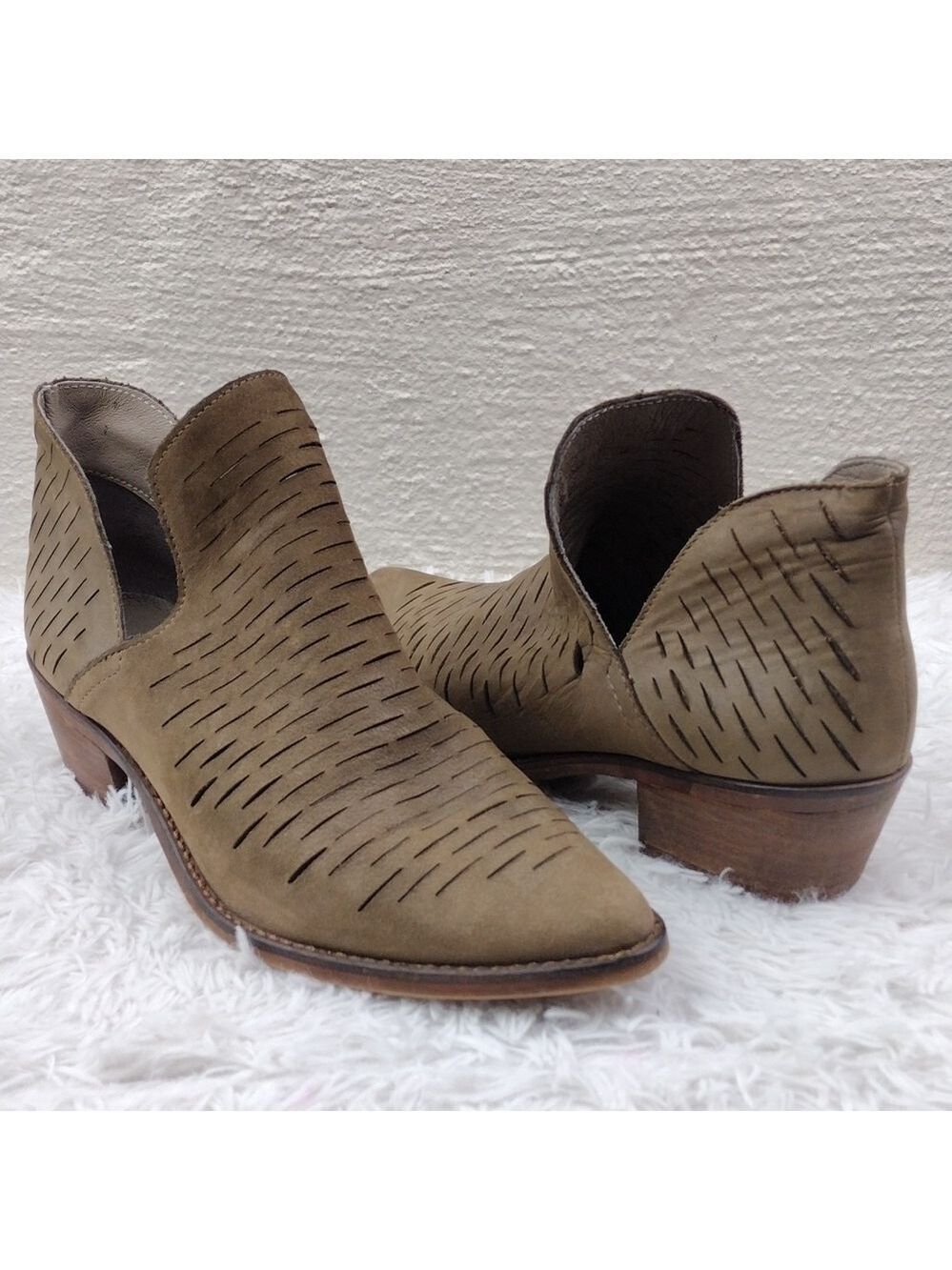 Steve Madden Arowe Brown Suede Leather Perforated Pointed Toe Pull On Ankle Boot
